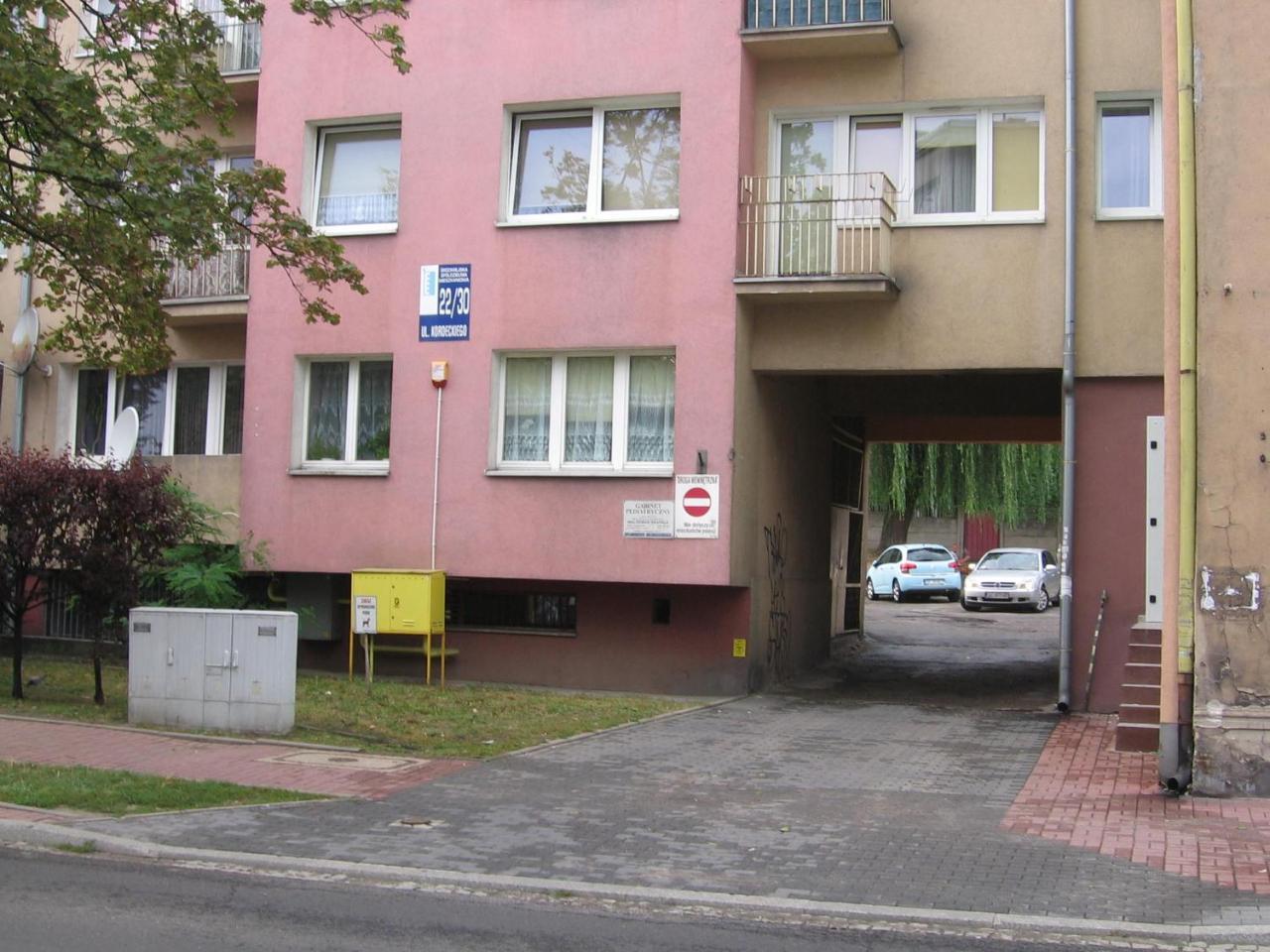 Apartament Pod Jasna Gora เชสโตฮอวา ภายนอก รูปภาพ