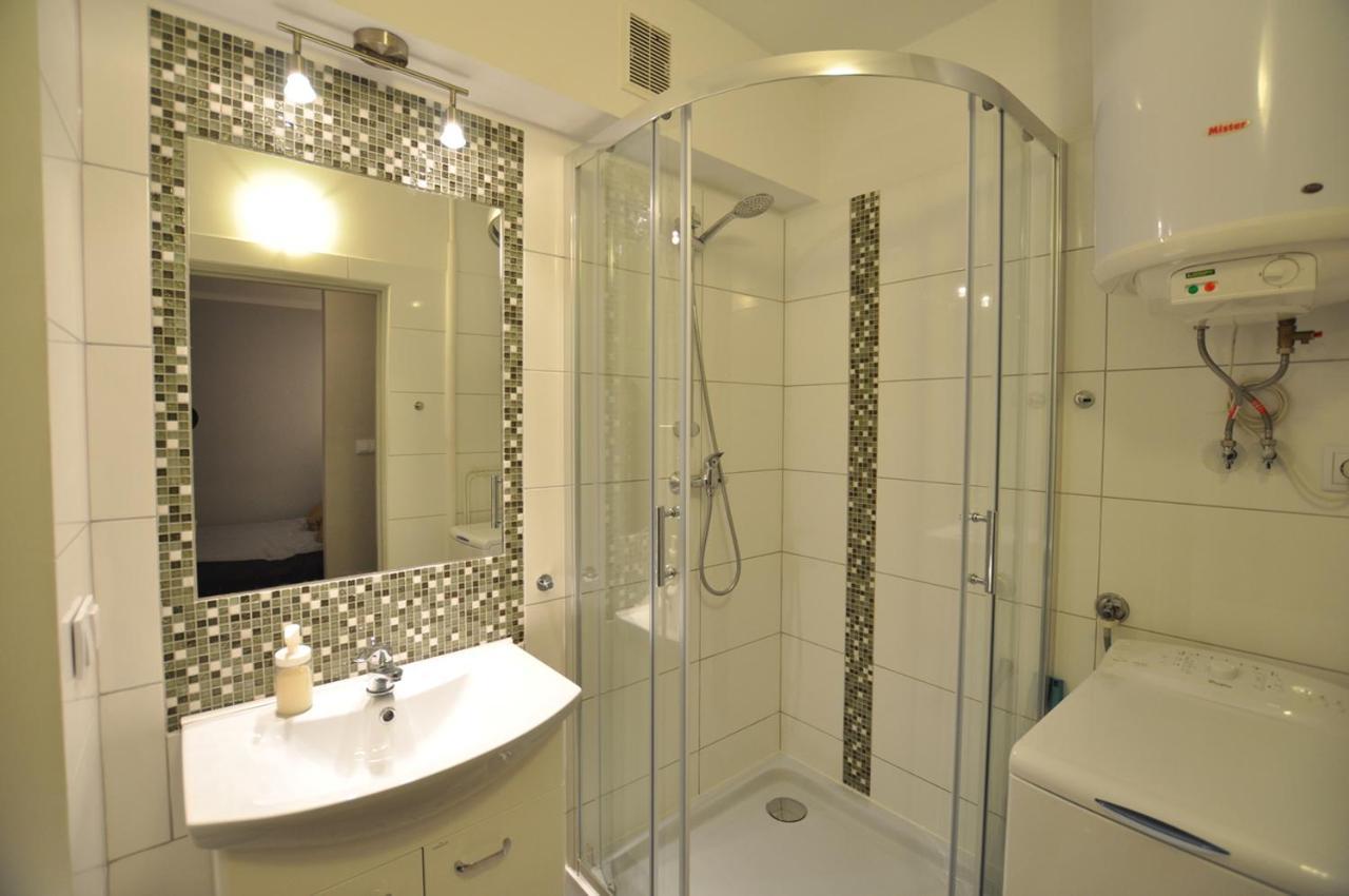 Apartament Pod Jasna Gora เชสโตฮอวา ภายนอก รูปภาพ